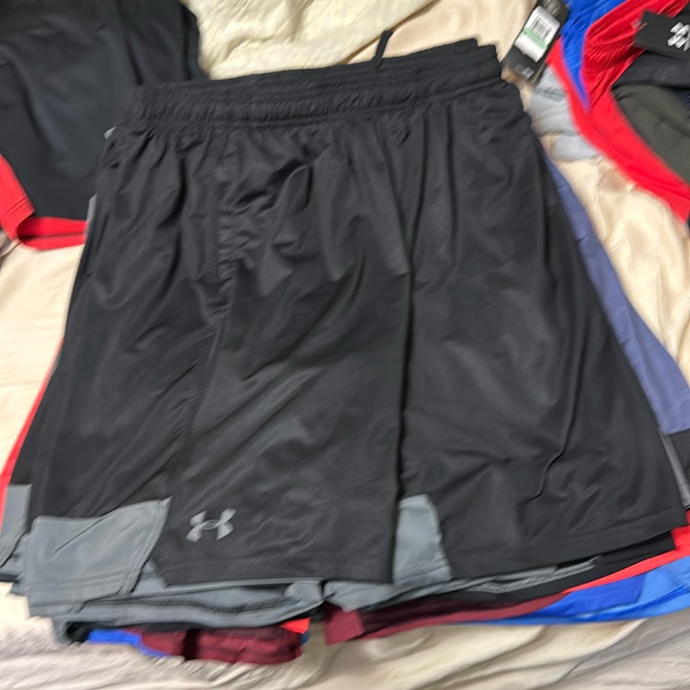 Under armour stretch shorts black grey trim tap out